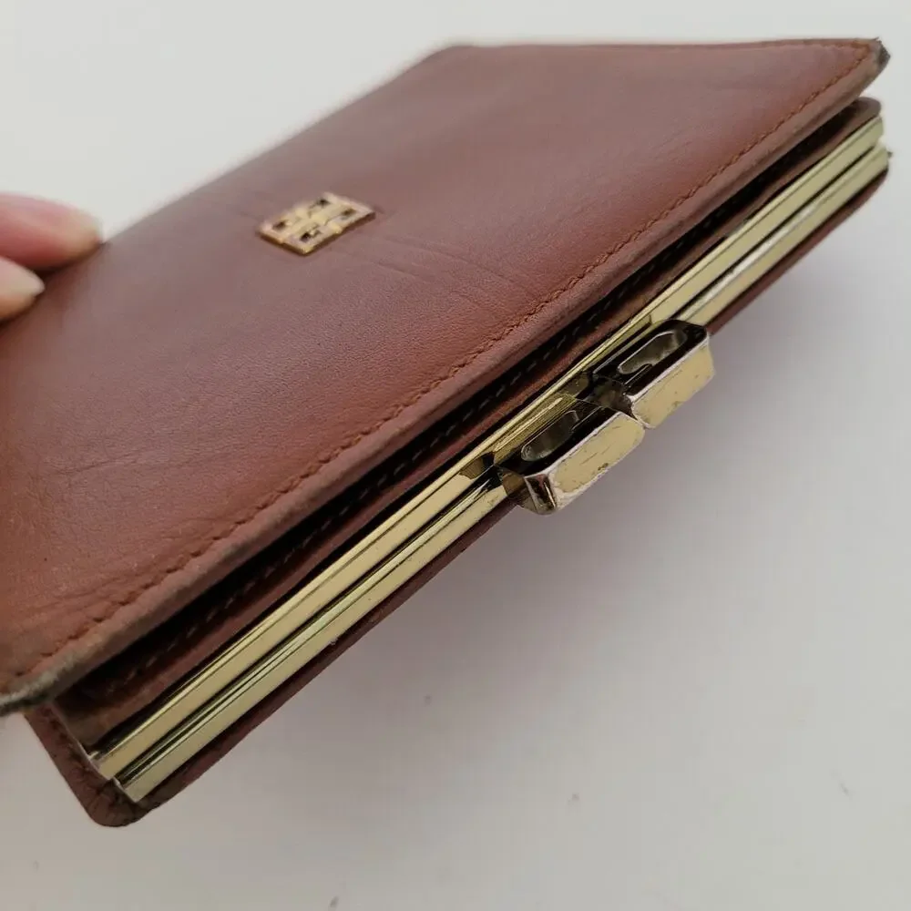 Givenchy Vintage Leather Wallet Brown Leather Bifold Medium Compact‎ Kisslock